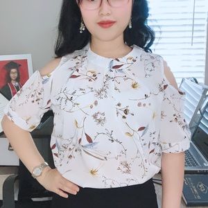 Women elbow sleeve floral printed chiffon off shoulder blouse